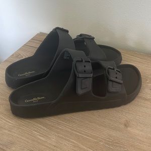 Men’s 10 Goodfellow sandals
